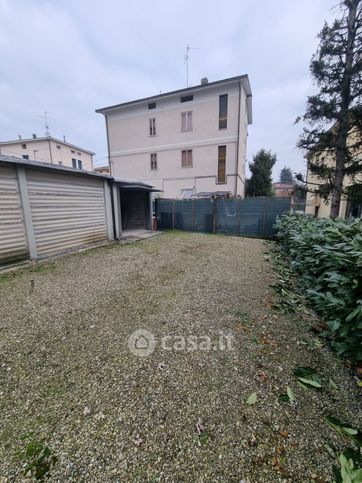 Box/posto auto in residenziale in Via Vittorio Veneto