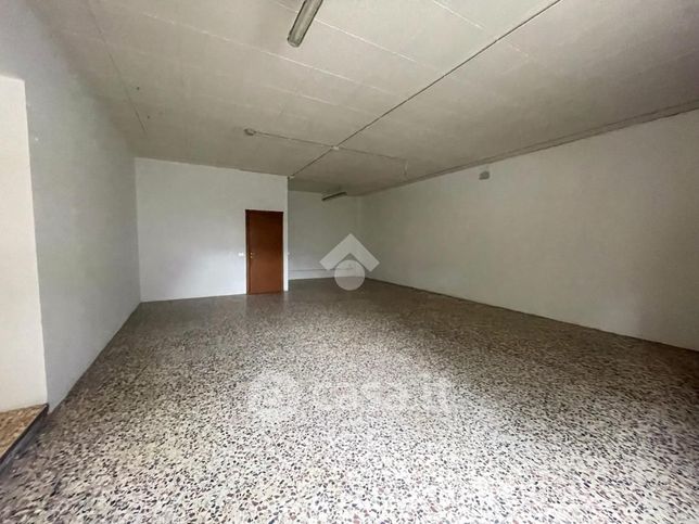Capannone in commerciale in Via Varese 65