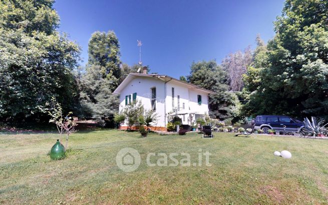 Villa in residenziale in Via Salvo d'Acquisto 15