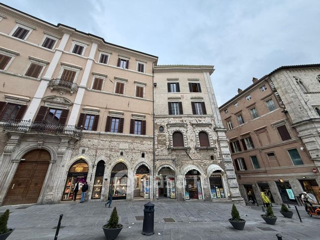 Ufficio in commerciale in Piazza IV Novembre