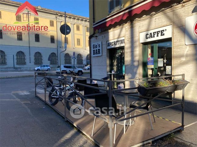 Attivitã /licenza (con o senza mura) in commerciale in Piazza Vittorio Veneto