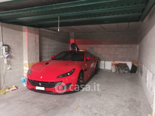 Garage/posto auto in residenziale in Via Tagiura 9