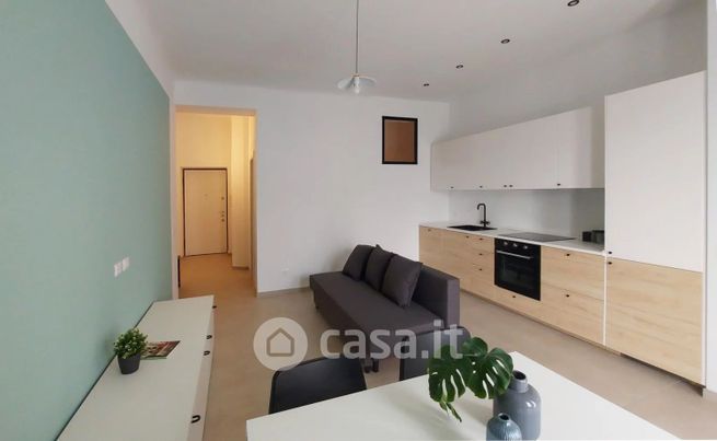 Appartamento in residenziale in Via Giulio Carcano 21