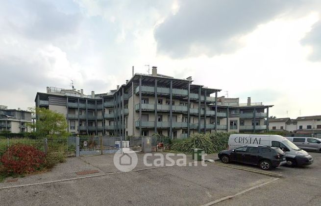 Appartamento in residenziale in Via Petrarca 5