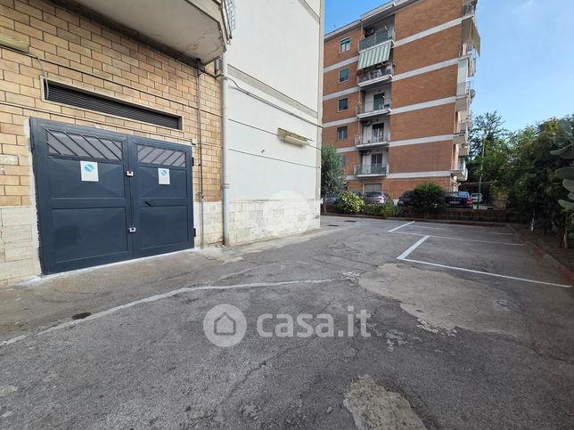 Box/posto auto in residenziale in Via Nazario Sauro 12