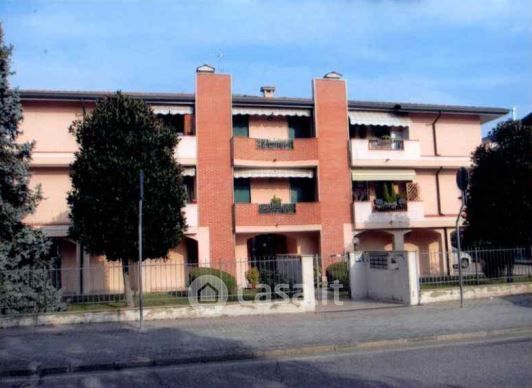 Casa indipendente in residenziale in Via Mezzavia 19