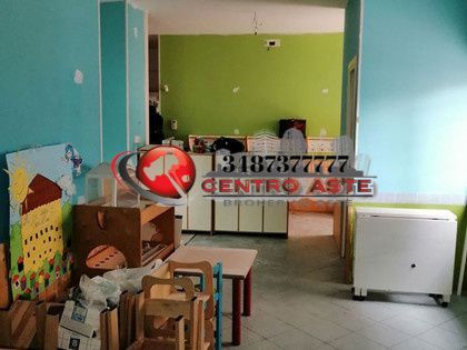 Ufficio in commerciale in Via delle Sirene