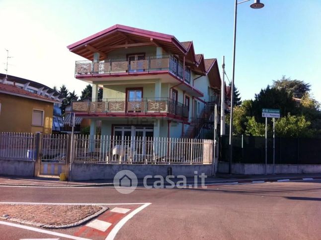 Casa indipendente in residenziale in Via Al Campo 15