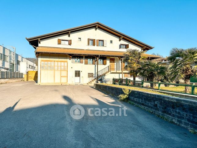 Casa indipendente in residenziale in Via delle Betulle 8