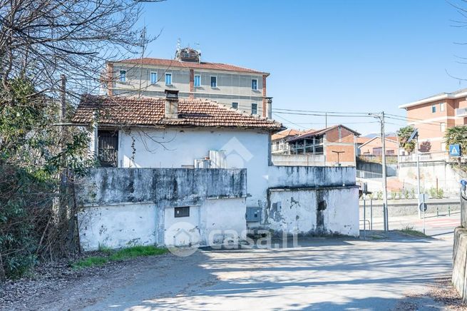 Casa indipendente in residenziale in Via Alfieri 2