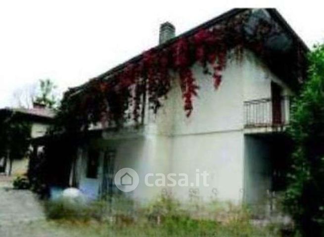 Villa in residenziale in Via Cavezzo