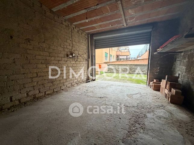 Box/posto auto in residenziale in Via Carlo Pisacane 12