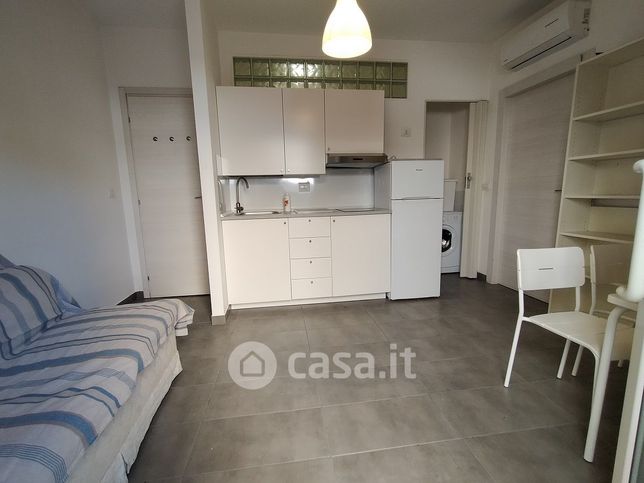 Appartamento in residenziale in Via Esino