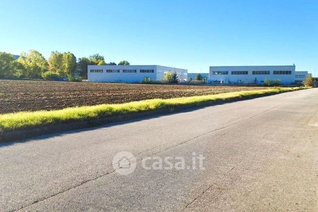 Terreno agricolo in commerciale in Via Del Commercio 3