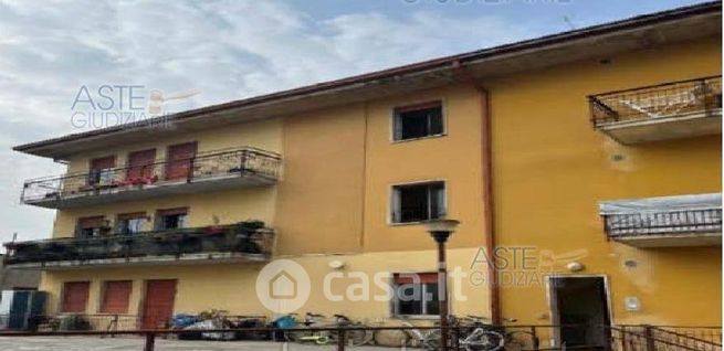 Appartamento in residenziale in Via Gardesana 87