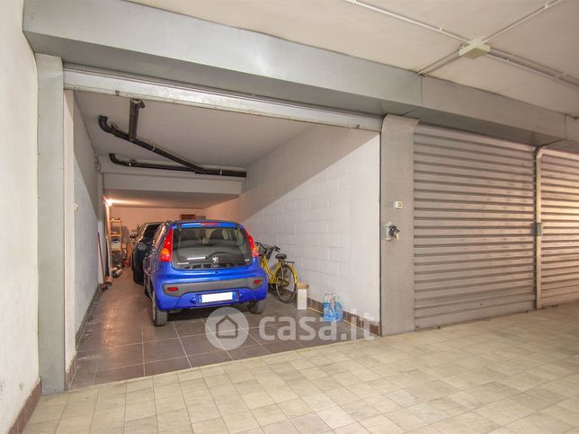 Garage/posto auto in residenziale in Via Privata Pisino 5