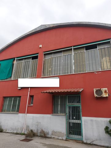 Capannone in commerciale in Viale Cristoforo Colombo 220