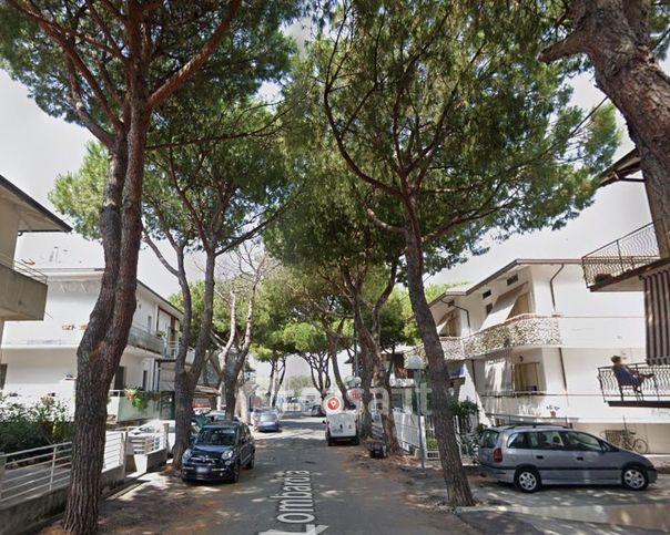 Appartamento in residenziale in Via Lombardia