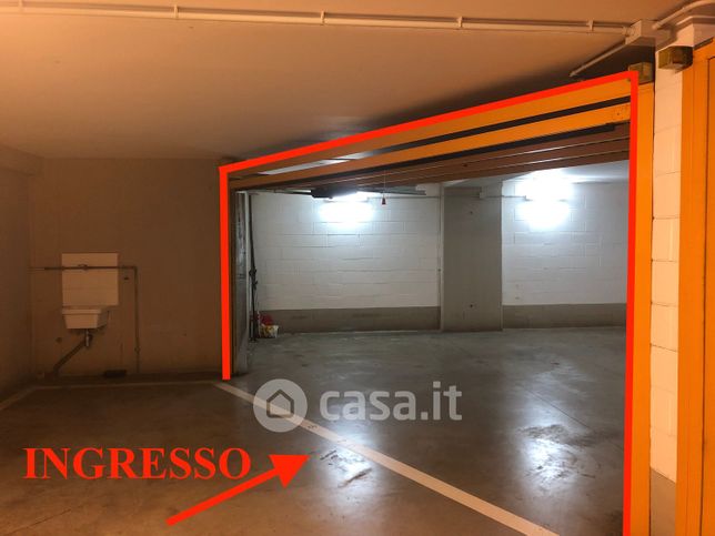 Box/posto auto in residenziale in Via Emanuele Ferro