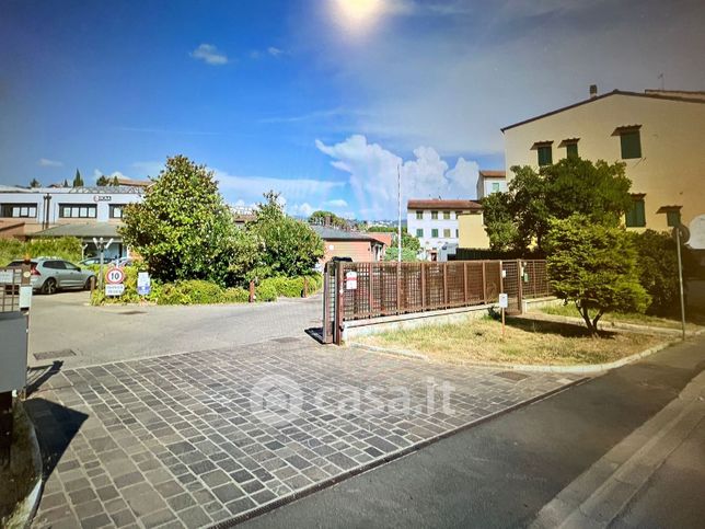 Box/posto auto in residenziale in Via delle Panche