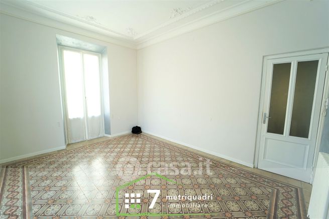 Ufficio in commerciale in 