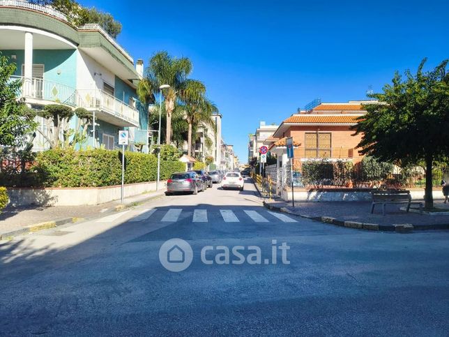 Appartamento in residenziale in Viale Plinio 16