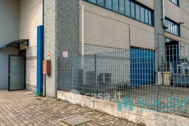 Ufficio in commerciale in Via Aristotele 9