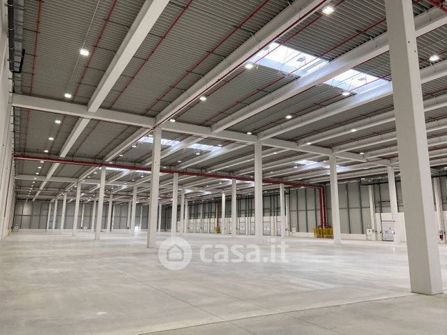 Capannone in commerciale in Autostrada Torino - Piacenza - Brescia