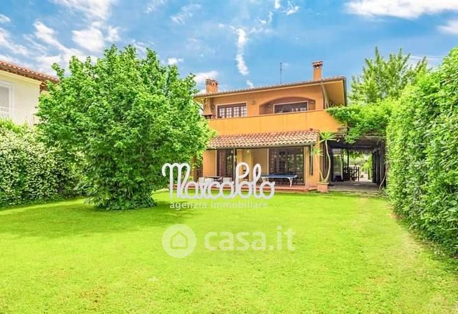 Villa in residenziale in Via Scassicarli 98