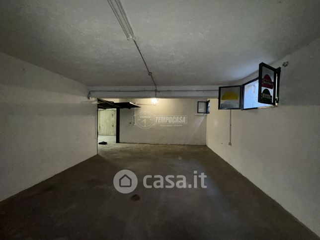 Garage/posto auto in residenziale in Via del Risorgimento 77