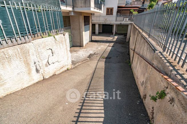 Garage/posto auto in residenziale in Via Simone Neri 7