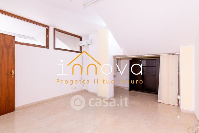 Ufficio in commerciale in Via Catania 168