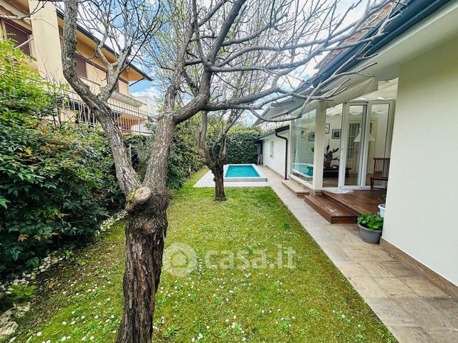 Appartamento in residenziale in Via Edmondo de Amicis