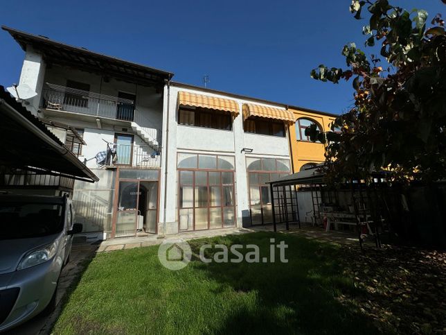 Casa bi/trifamiliare in residenziale in Piazza XVII Febbraio 10