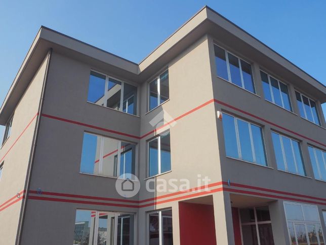 Ufficio in commerciale in Via XXV Aprile 20