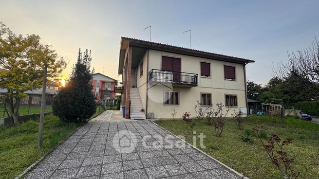 Villa in residenziale in Via Mario Bertuol