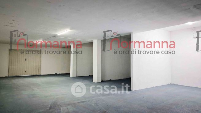 Box/posto auto in residenziale in Via dell'Archeologia