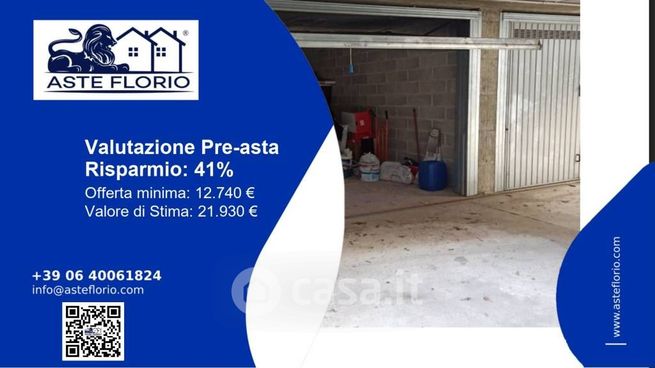 Box/posto auto in residenziale in Via San Dionigi 5