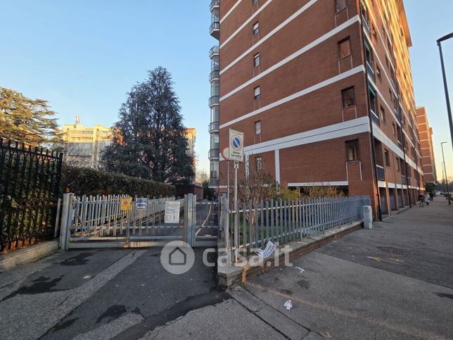 Box/posto auto in residenziale in Corso Filippo Brunelleschi 161