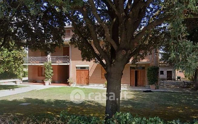 Villa in residenziale in Viale del Popolo 58