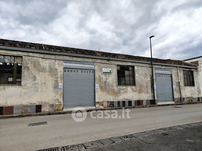 Capannone in commerciale in Viale Gerusalemme Liberata