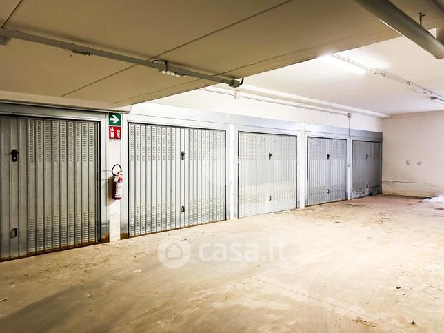 Capannone in commerciale in Via Romanino 27