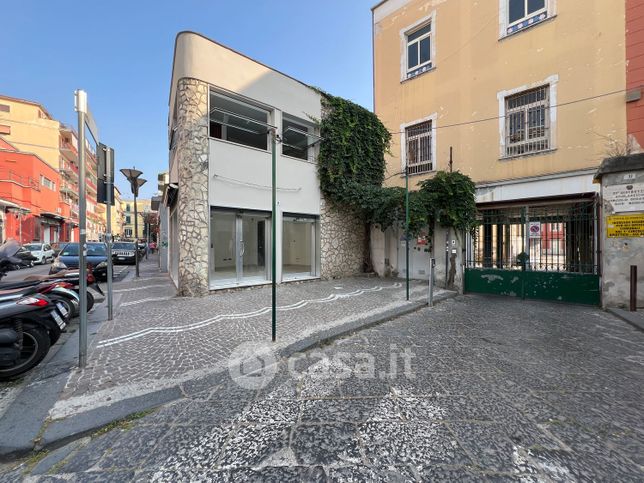 Negozio/locale commerciale in commerciale in Via Roma 40