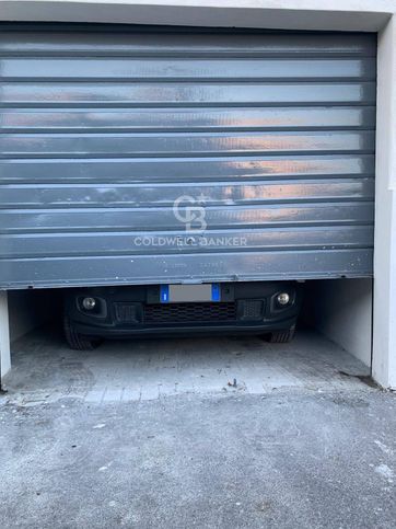 Box/posto auto in residenziale in Via del Bosco 52