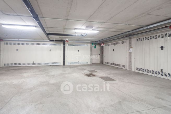 Garage/posto auto in residenziale in Via Terenzio 12