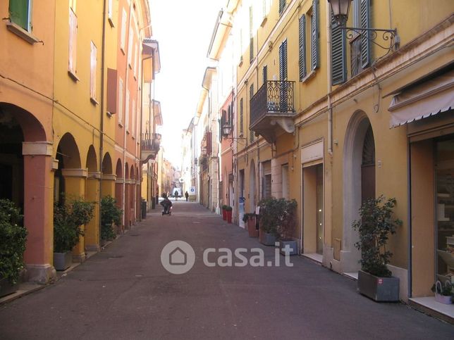 Garage/posto auto in residenziale in Corso Italia