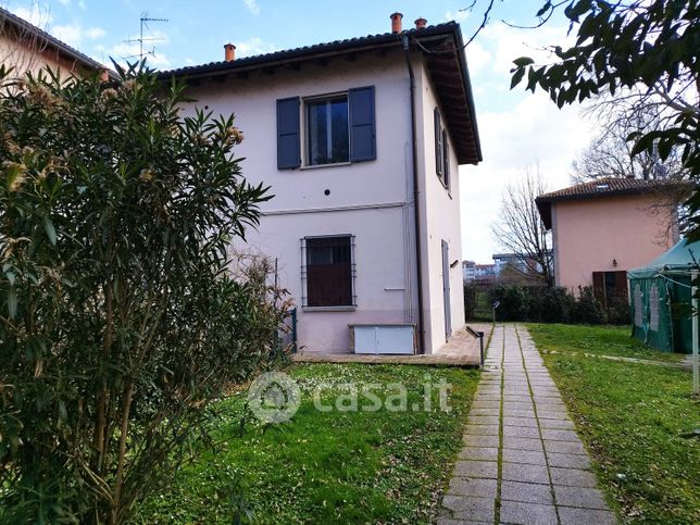 Appartamento in residenziale in Via RONCO 16