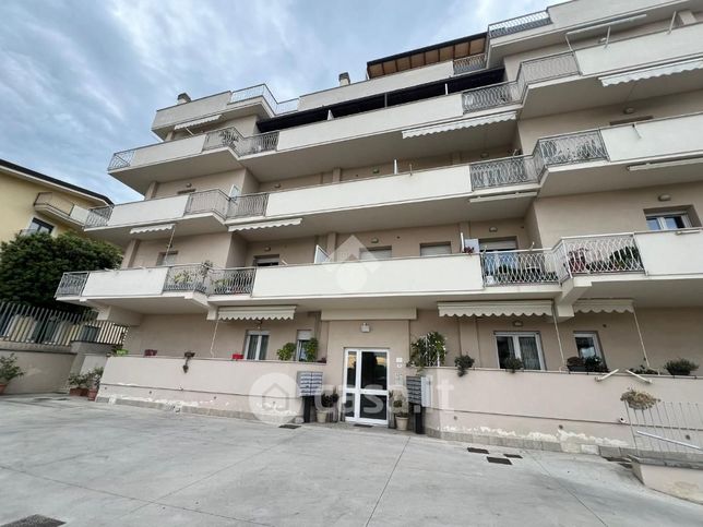 Appartamento in residenziale in Via Ausonia Vecchia 27