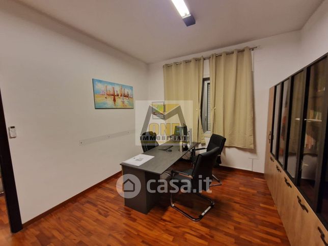 Ufficio in commerciale in Corso Italia