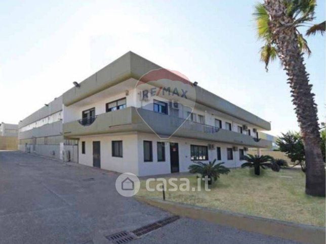 Capannone in commerciale in Via Oliere e Saponiere Meridionali 11 A
